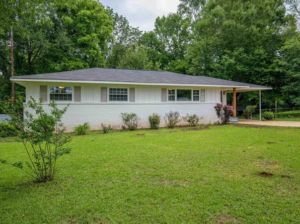 1071 Hillcrest Dr, Bessemer, AL 35022