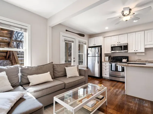 483 E 7th St #2, South Boston, MA 02127