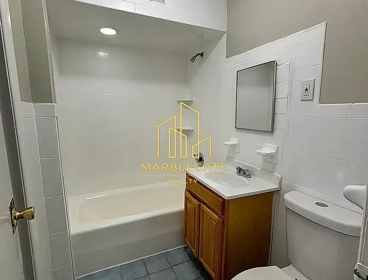 76 N 9th St #11 — Photo 7