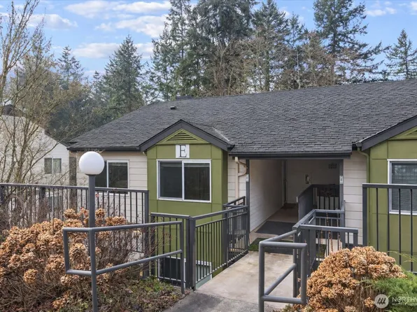 31500 33rd Place SW #E201, Federal Way, WA 98023