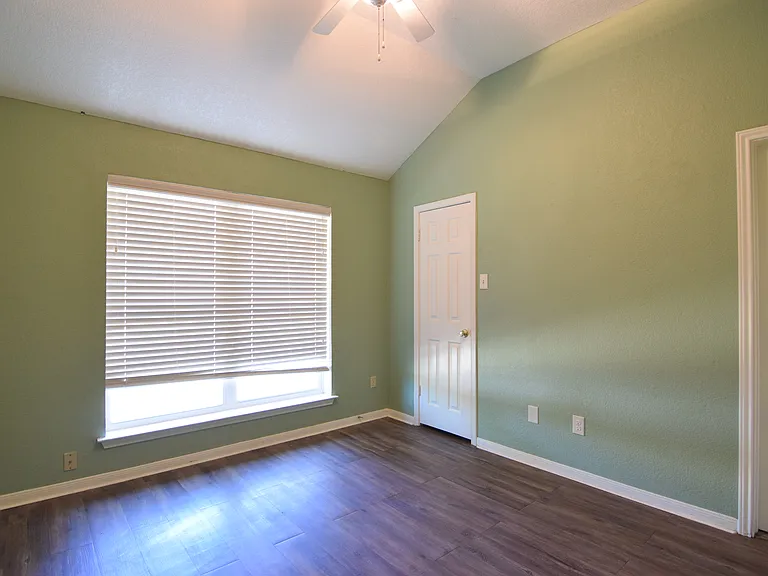 203 Bronc Dr — Photo 15