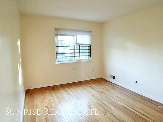 Rented by Sunrise Real Estate | media 45