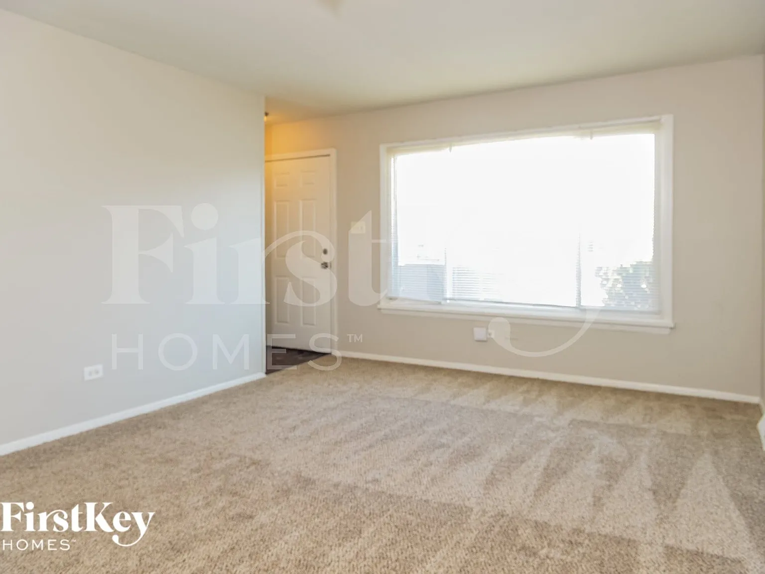 3 bed, 1.0 bath, 944 sqft, $2,030 — Photo 4