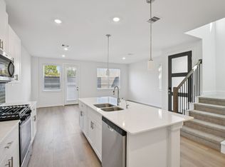 707 Sand Dollar Dr, Kemah, TX 77565