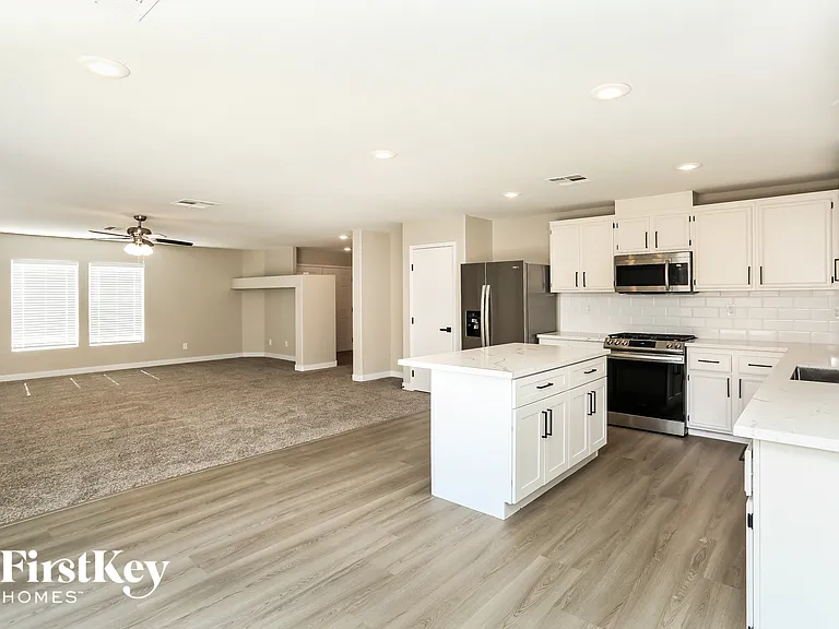 3336 Palatine Hills Ave — Photo 5