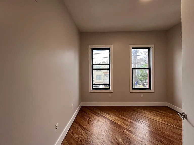 739 Garfield Ave #2 — Photo 6