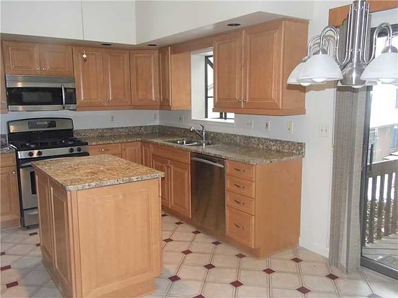 5th image of 510 Canterbury Dr #510