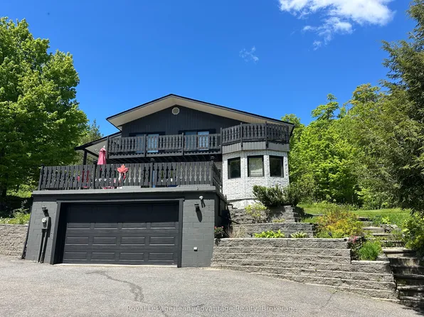12 Taylor Cres, McDougall, ON P2A 2W9