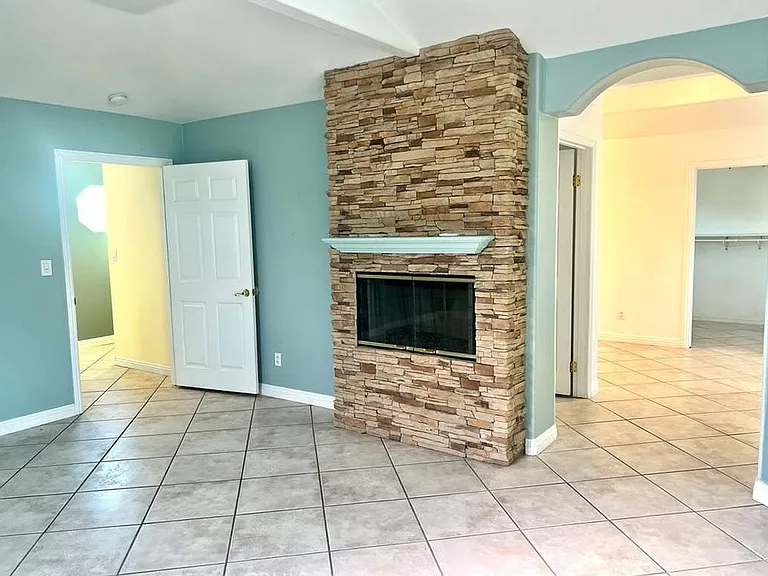 12121 Nashville Ave — Photo 28