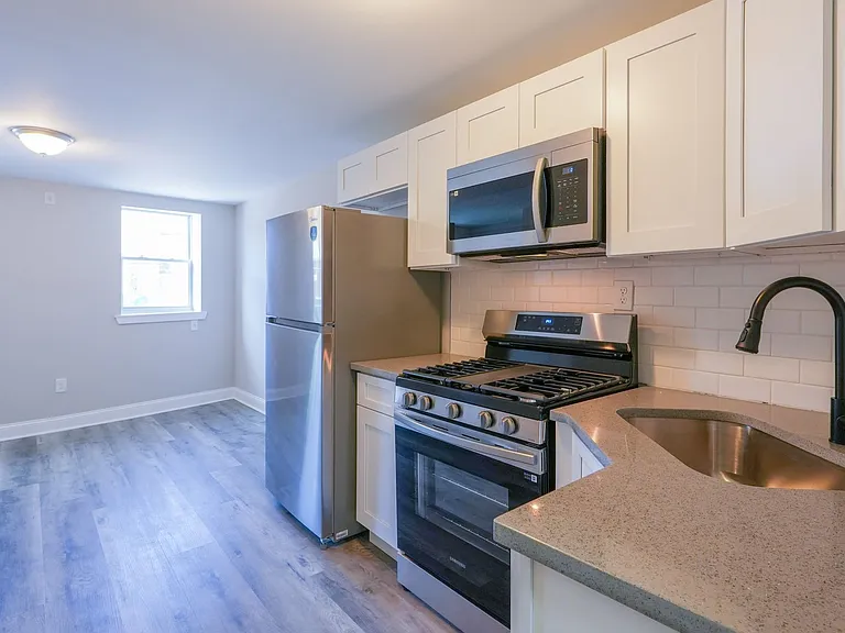 1335 S 8th St — Photo 12