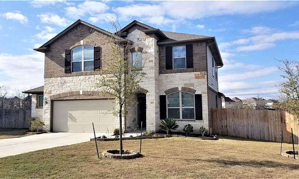 1st image of 704 Carillion Dr