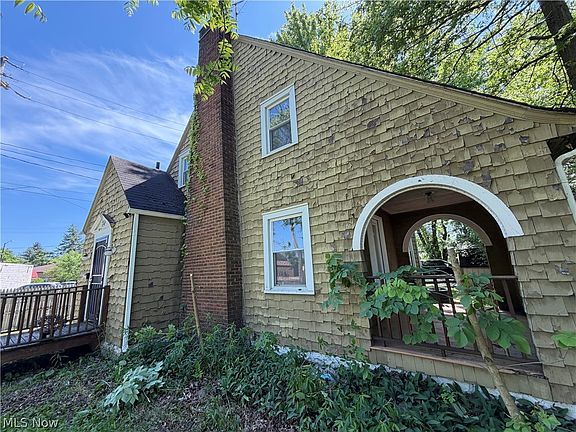 4th image of 918 Frederick Blvd