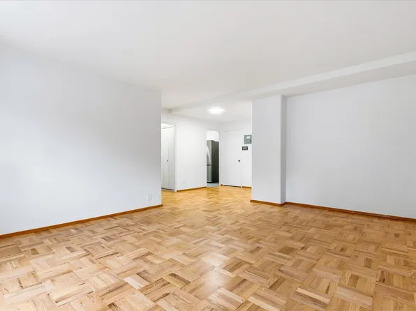 21-85 34th Avenue image 3 of 18