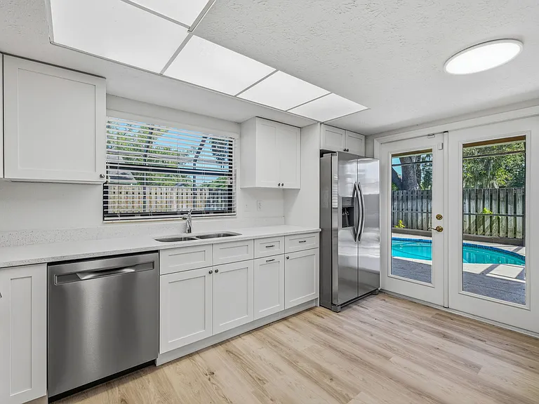 15710 Pinto Pl — Photo 6