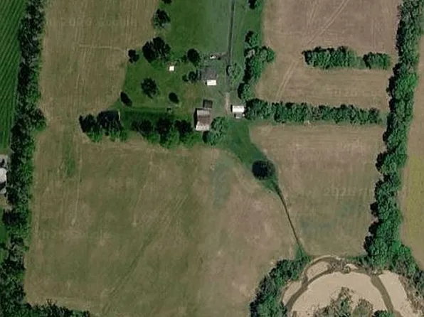 2199 W Trace Creek Rd, Waverly, TN 37185