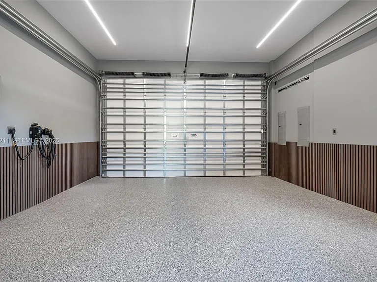 1045 W 47th Ct — Photo 39