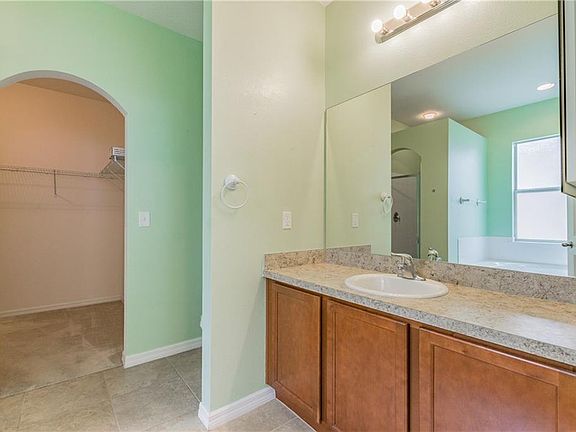 5th image of 14305 Alistar Manor Dr