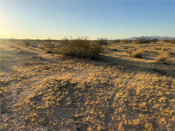 1 Swanee Rd, Lucerne Valley, CA 92356