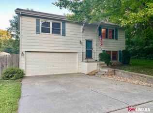 990 N 52nd St, Lincoln, NE 68504