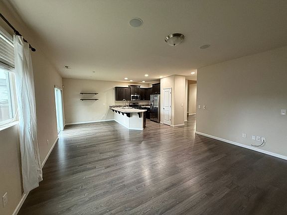 5th image of 12622 NE 49th Way