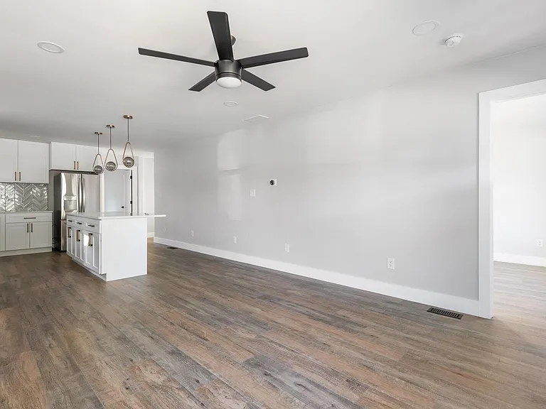 2120 N Harding St — Photo 6