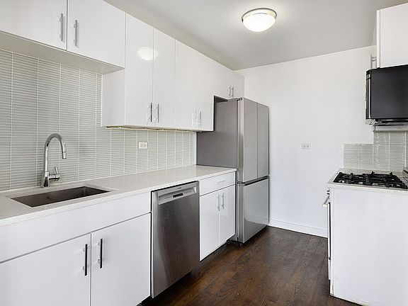 3rd image of 330 E 38th St #50NO