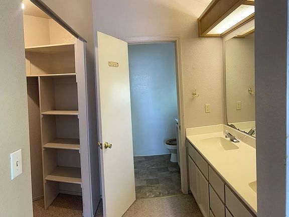 3rd image of 742 Danehurst Ct