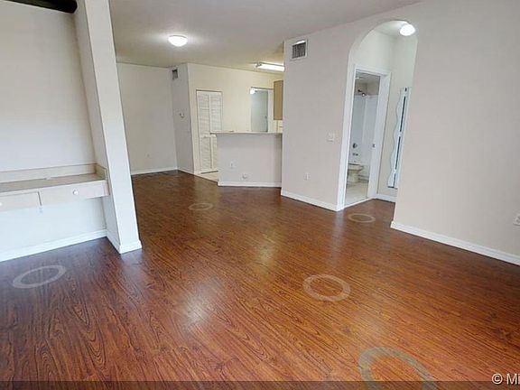3rd image of 2402 Belmont Ln