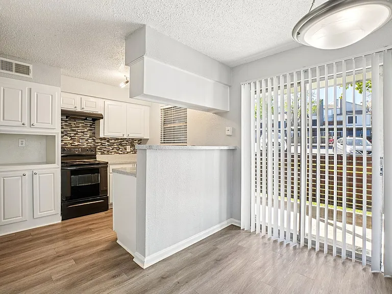 Don't Miss Out Biltmore Homes Leasing Fast — Photo 41