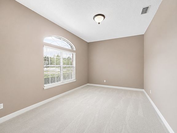 5th image of 33192 Sunny Parke Cir