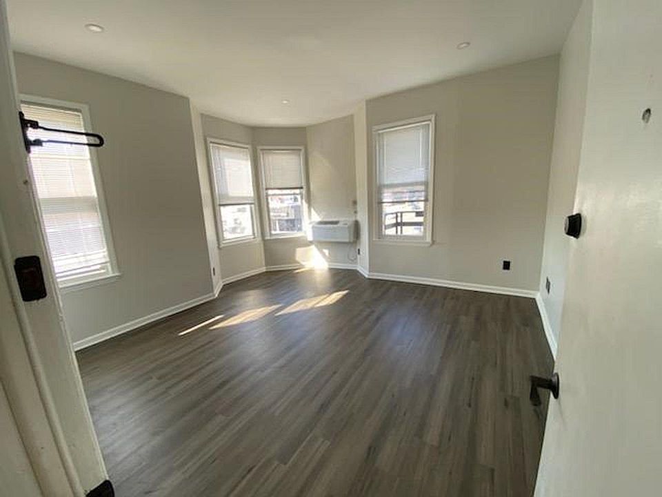 1st image of 3-40 Washington Ave #3