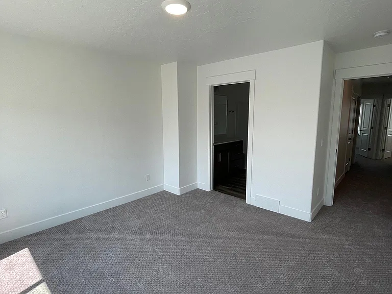 1122 N 1920 W — Photo 31