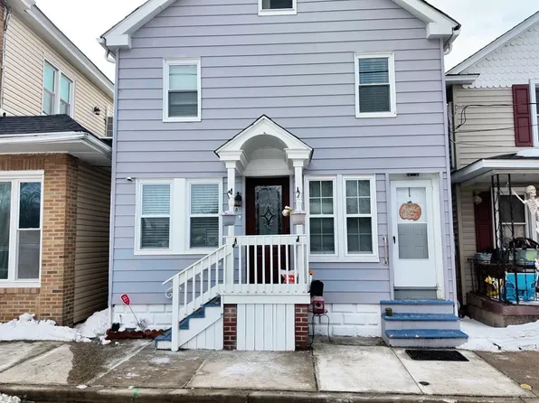 98 Railroad Ave, Penns Grove, NJ 08069