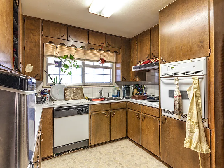 1100 Skyline Dr — Photo 15