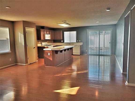 4th image of 1262 Kensington Dr