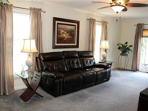 5th image of 1649 Majesty Dr
