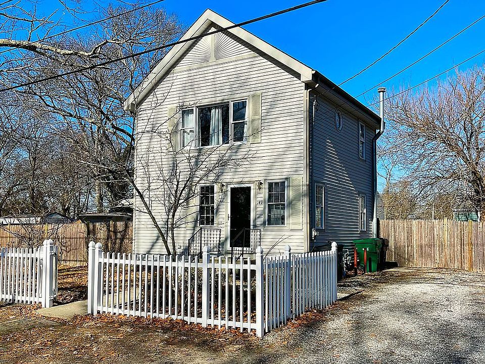 2nd image of 149 Wood St