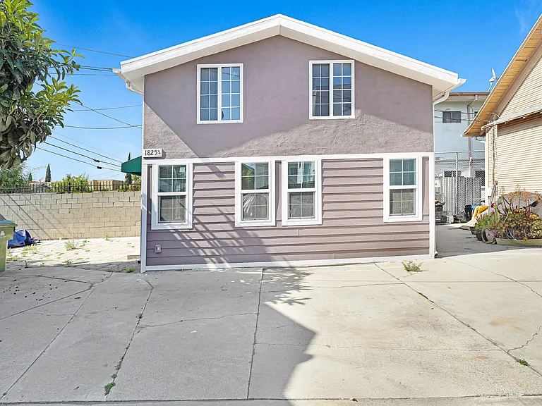 1823 S Van Ness Ave — Photo 6