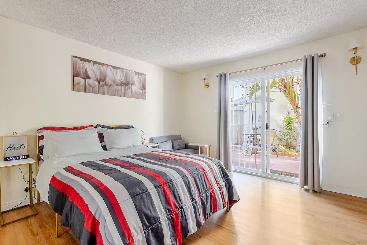 1 bed, 350 sqft, $1,785 — Photo 1