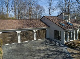 5700 Equestrian Dr, Roanoke, VA 24018