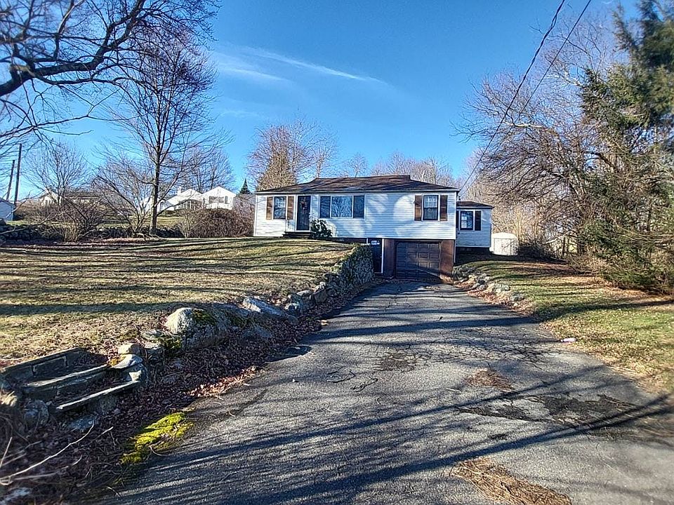 68 Queen St, Newtown, CT 06470 Zillow