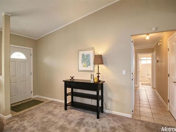 3rd image of 132 Blue Water Cir