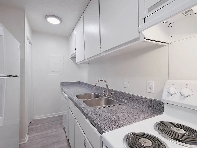 Hampton Hall | Comfort, Convenience, & Community All In One — Photo 261
