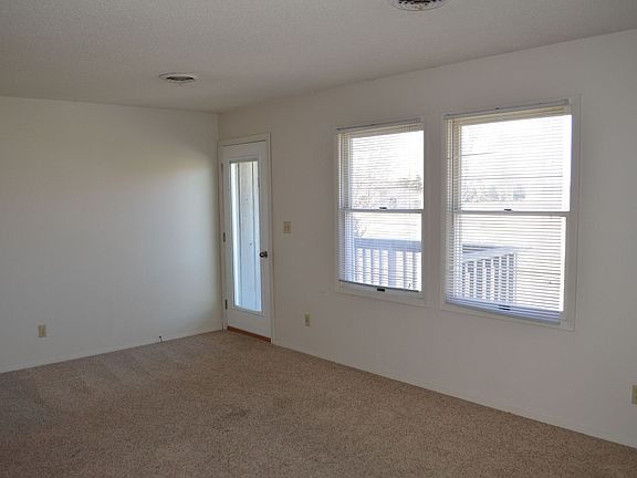 5th image of 2102 14th Ave N APT 8