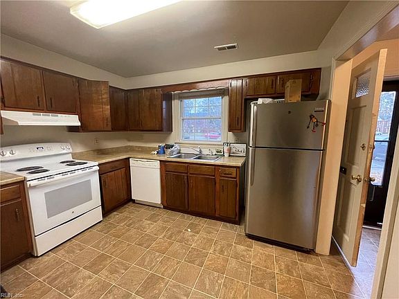 4th image of 14557 Old Courthouse Way Unit E