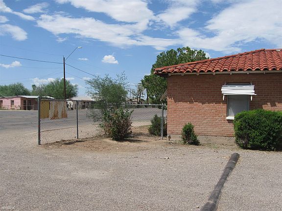 3rd image of 301 N Sunshine Blvd