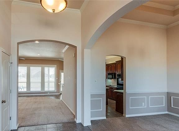 4th image of 2024 Meadow Springs Dr