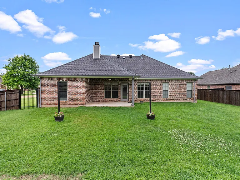 495 Half Moon Ct — Photo 14