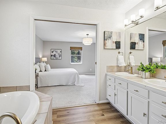4th image of 9573 E Grand Place