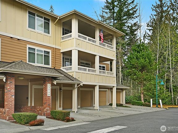 2nd image of 23948 NE 115th Lane #304